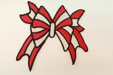 Embleem Carnaval, strik streep, rood/wit Malse Arckeldurp